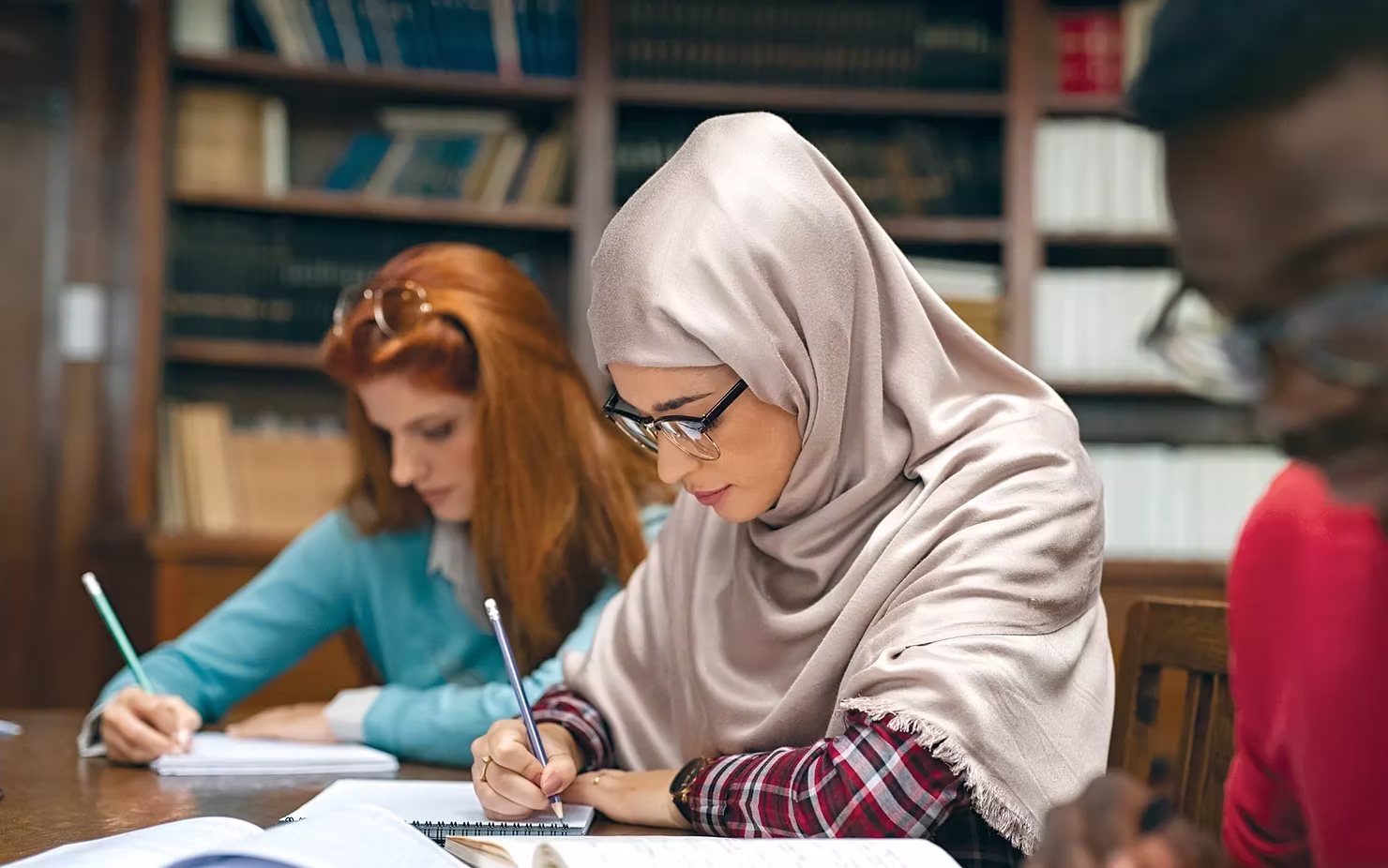 IMPLICAREA FEMELOR ÎN MIȘCĂRILE SOCIALE RELIGIOASE