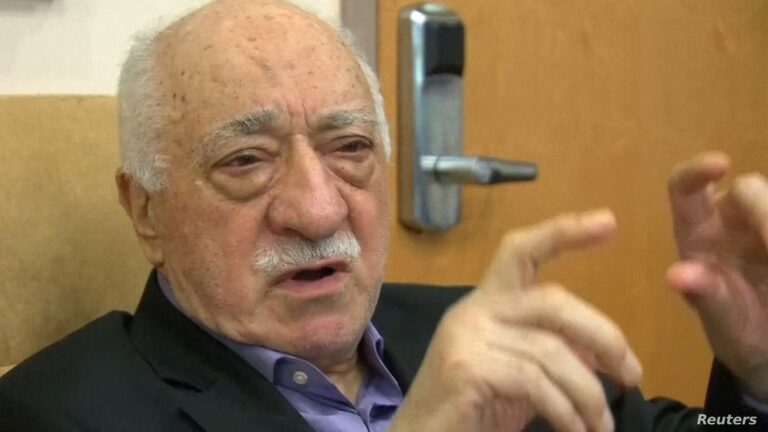 Clericul musulman Fethullah Gulen neagă că ar fi fost implicat în tentativa de lovitură din Turcia
