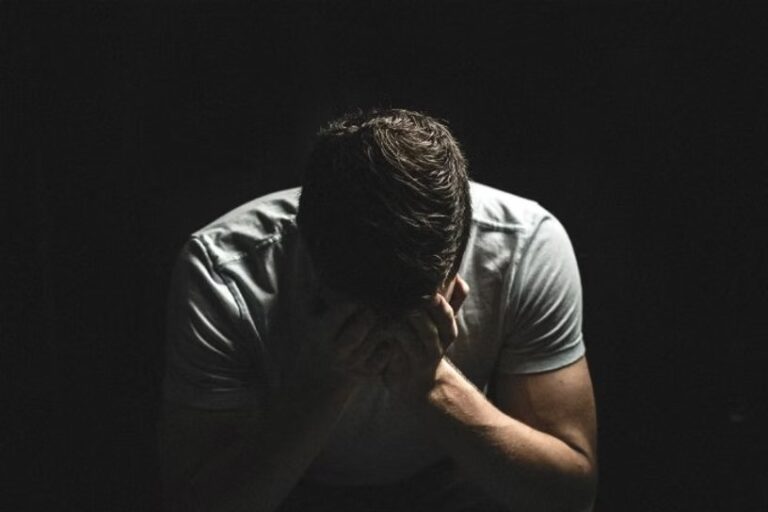 De ce plângea? Lacrimile, „poezie fără cuvinte”