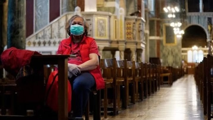 Putem pune capăt unei pandemii precum cea de coronavirus numai prin puterea rugăciunii?