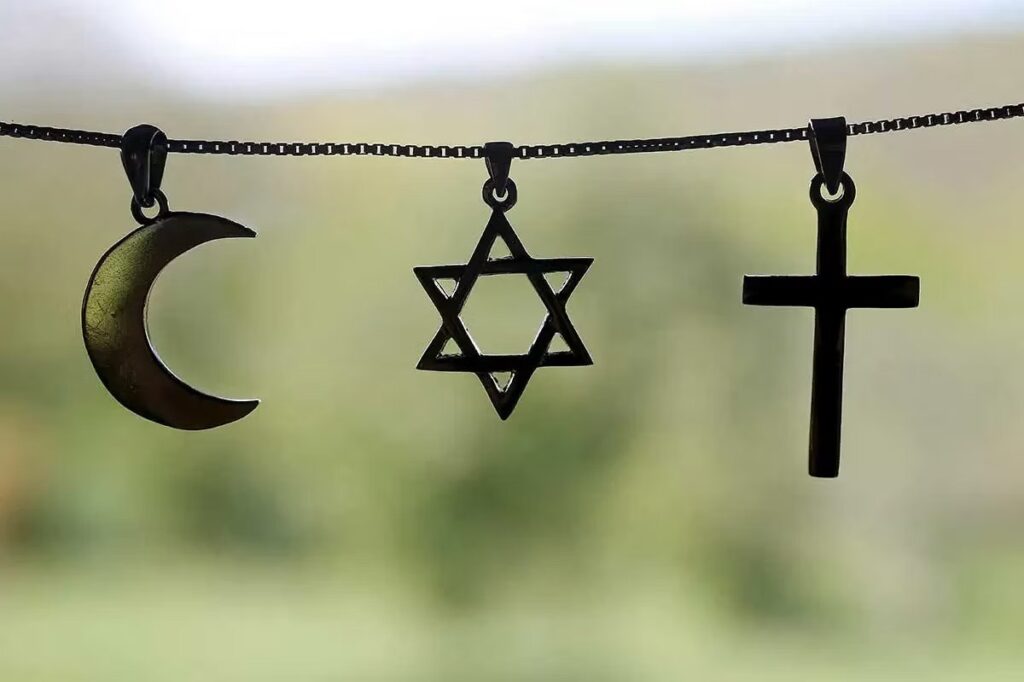 Qur’an-ul spune: Nu există obligarea la religie (2:256). Ce înseamnă asta?